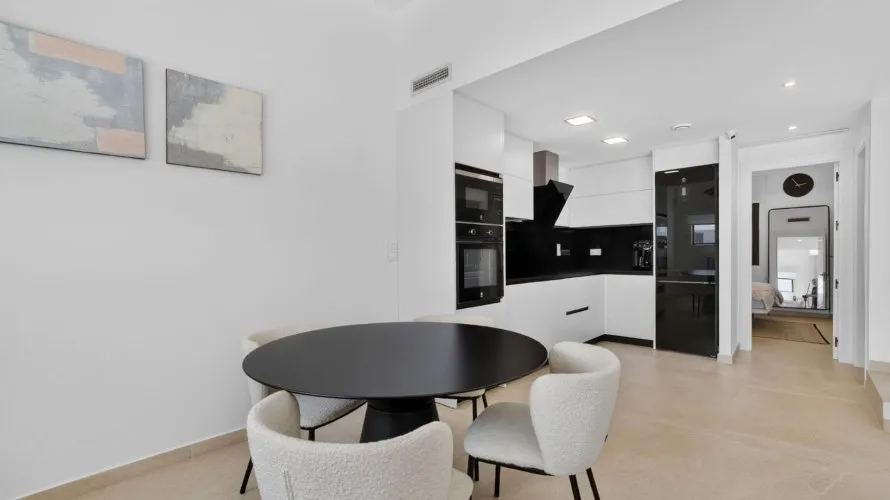Villa de 178m² à Guardamar del Segura, Espagne No. 32525 № 10