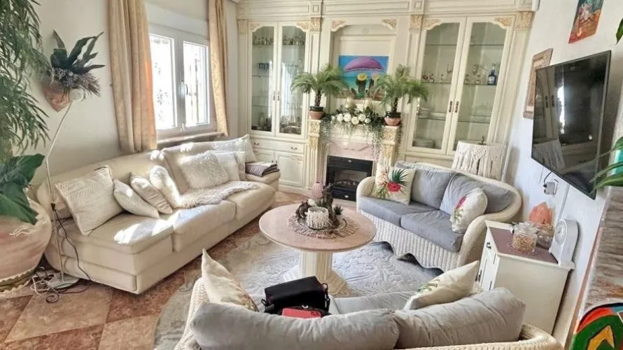 Villa de 2 chambres à Torrevieja, Espagne No. 32528 № 2