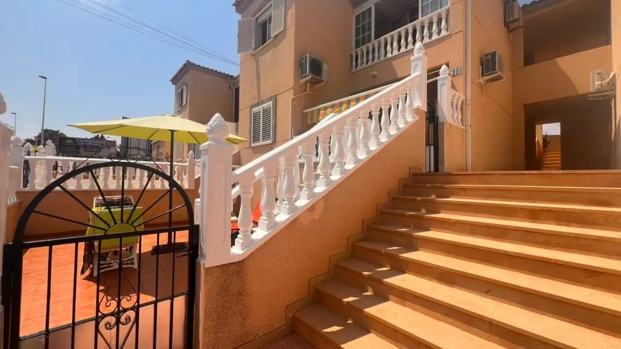 Bungalow de 2 chambres à Torrevieja, Espagne No. 32509 № 3