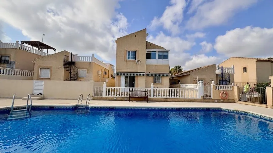 House de 4 chambres à Torrevieja, Espagne No. 32513 № 13