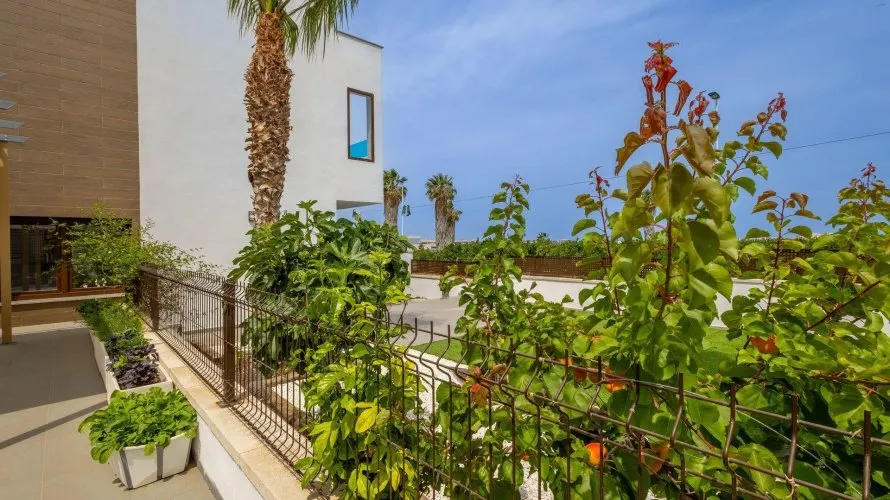 House de 107m² à Torrevieja, Espagne No. 32524 № 1