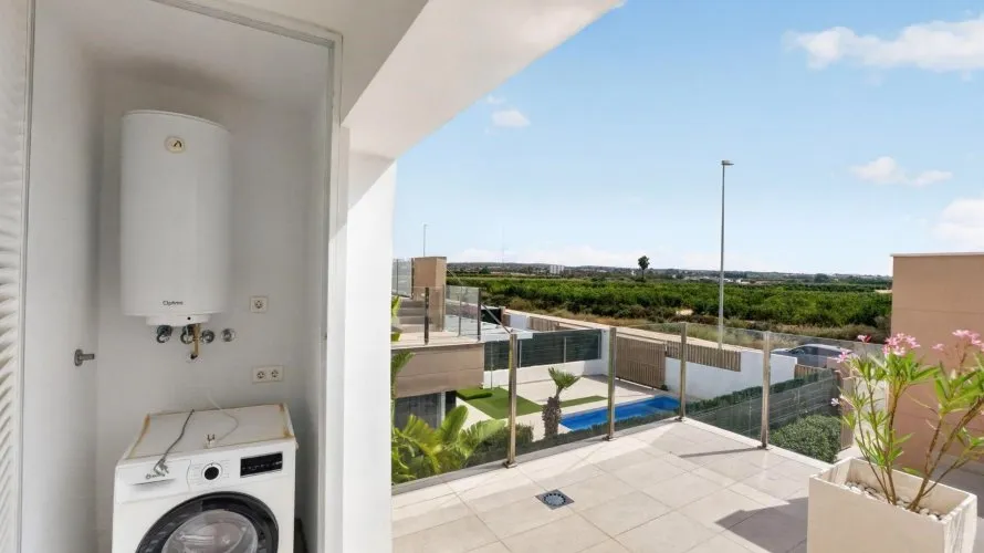 Villa de 178m² à Guardamar del Segura, Espagne No. 32525 № 27