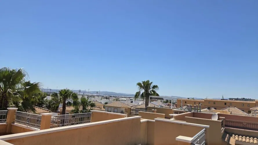 House de 3 chambres à Torrevieja, Espagne No. 32540