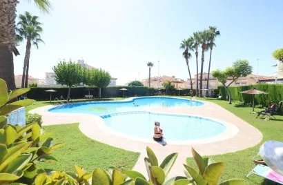 Bungalow de 2 chambres à Alicante, Espagne No. 32588