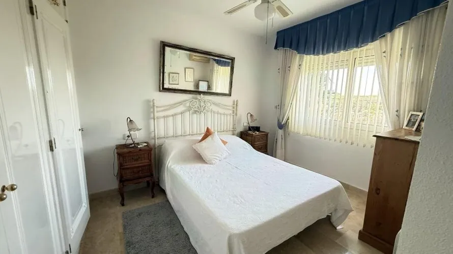 Villa de 220m² à Alicante, Espagne No. 32618 № 10