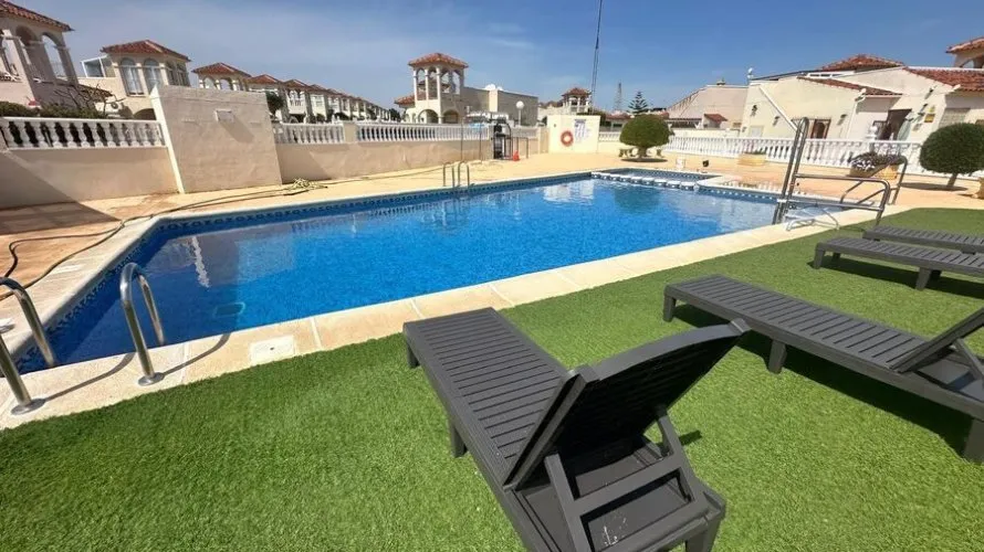Villa de 80m² à Algorfa, Espagne No. 32549