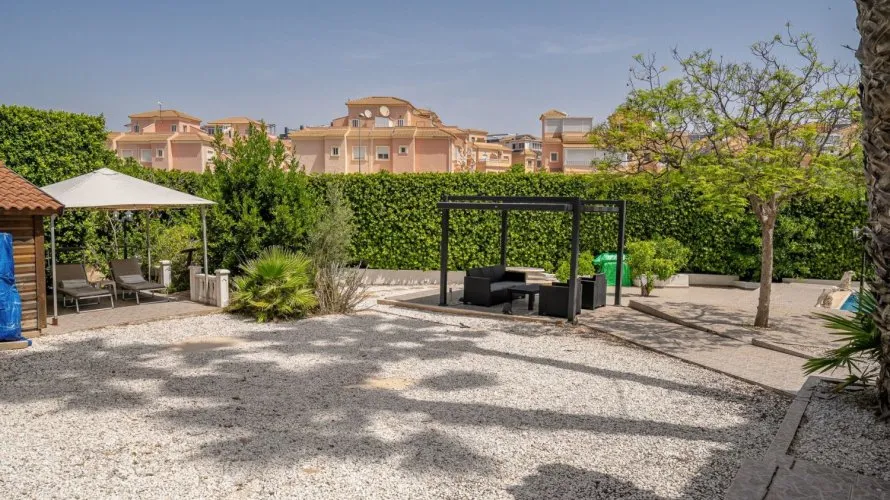 Villa de 96m² à La Zenia, Espagne No. 32613 № 17