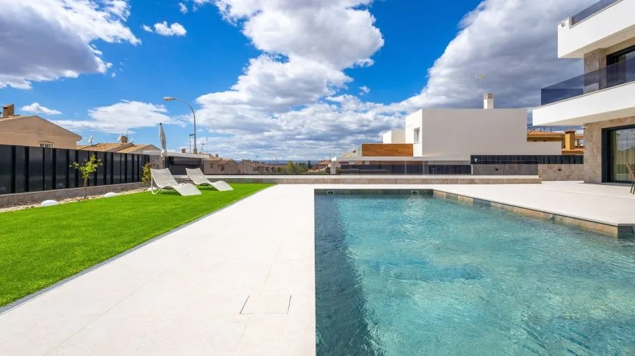 Villa de 234m² à Torrevieja, Espagne No. 32581 № 3
