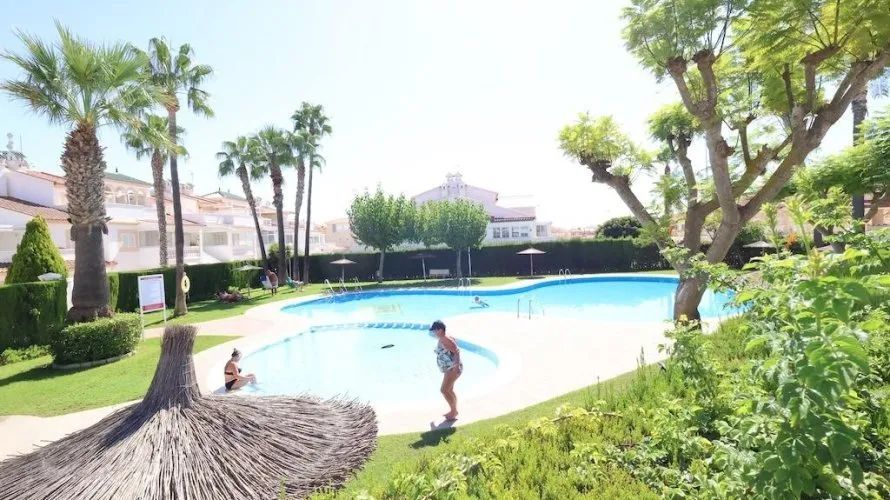 Bungalow de 2 chambres à Alicante, Espagne No. 32588 № 2