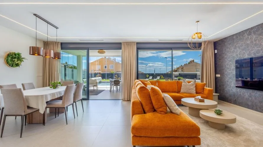 Villa de 234m² à Torrevieja, Espagne No. 32581 № 20