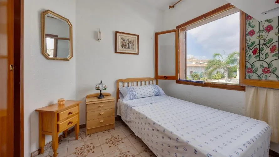 Bungalow de 75m² à Torrevieja, Espagne No. 32552 № 10
