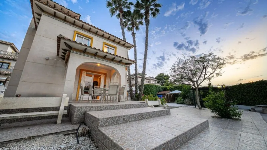 Villa de 96m² à La Zenia, Espagne No. 32613 № 28