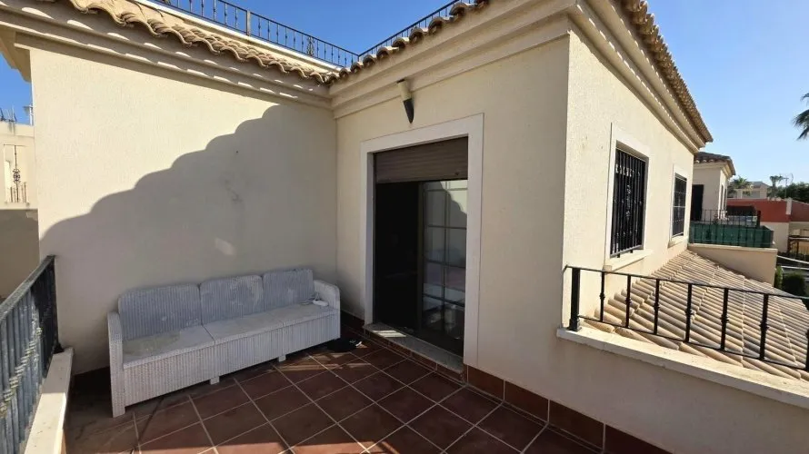 Villa de 114m² à Torrevieja, Espagne No. 32576 № 5