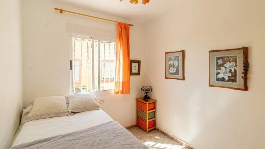 House de 74m² à Cabo Roig, Espagne No. 32663