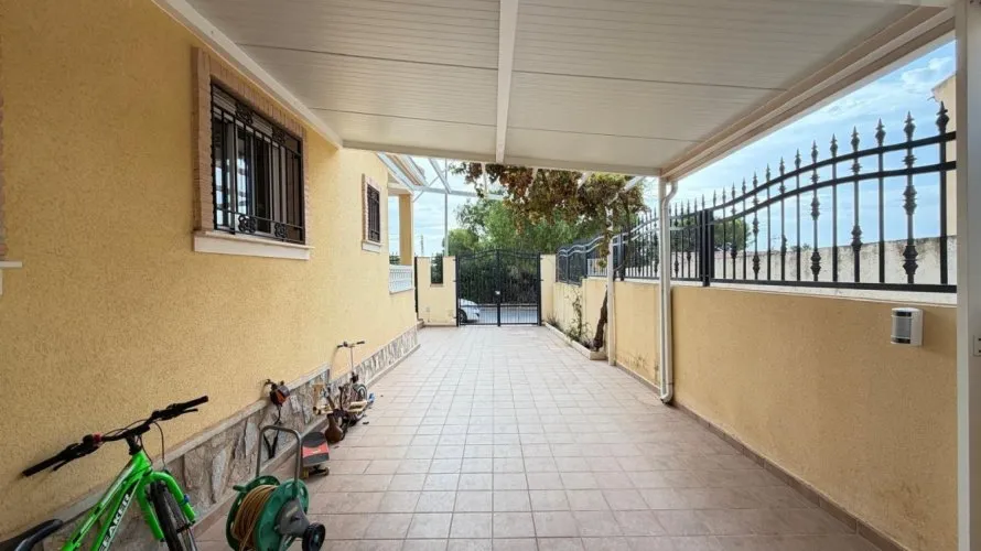 Villa de 4 chambres à Alicante, Espagne No. 32643 № 21