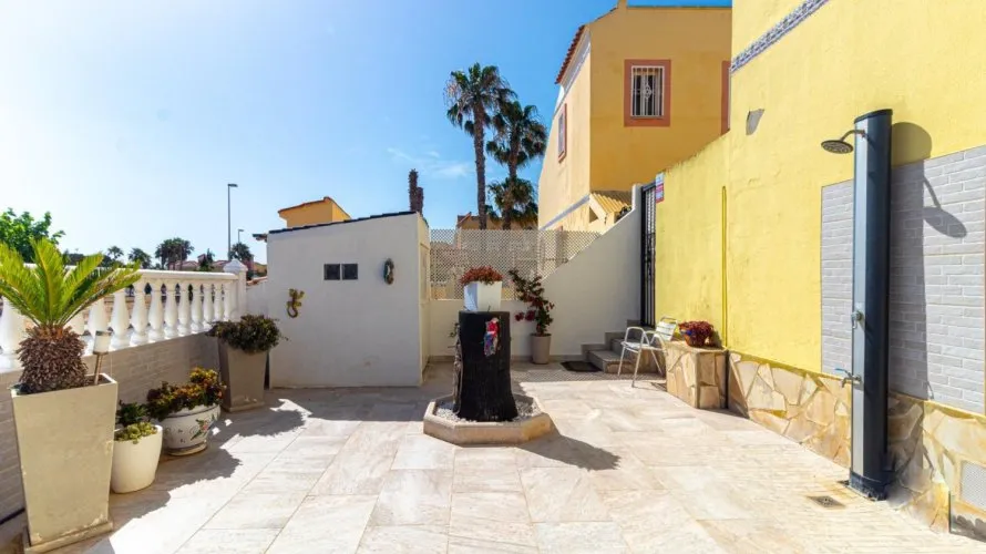 House de 74m² à Cabo Roig, Espagne No. 32663 № 23