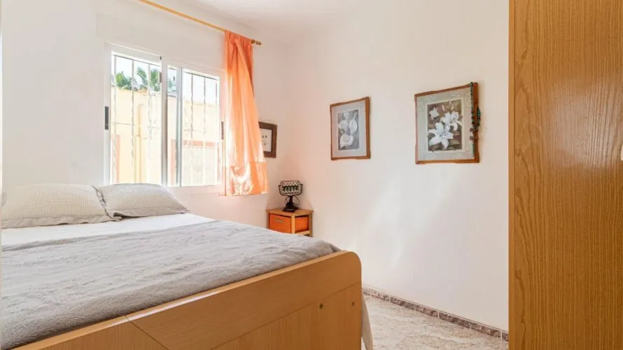 House de 74m² à Cabo Roig, Espagne No. 32663 № 1