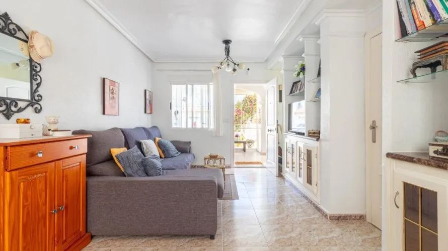House de 74m² à Cabo Roig, Espagne No. 32663 № 9