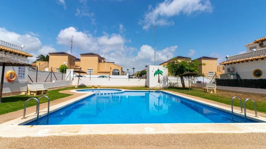House de 85m² à Alicante, Espagne No. 32659 № 6