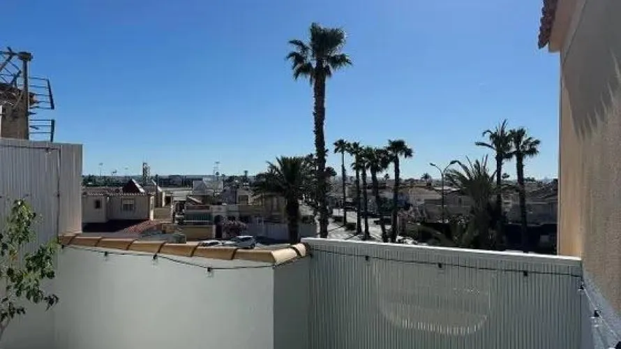 House de 82m² à Torrevieja, Espagne No. 32624 № 1