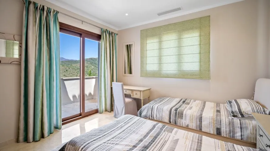 Вилла с 6 спальнями в  Бенахавис, Испания №30745 № 20