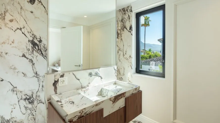 Вилла с 5 спальнями в  Нуэва Андалусия, Испания №30592 № 17