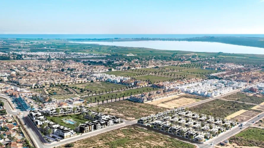 Бунгало с 2 спальнями в  Сьюдад Кесада, Испания №30710 № 2