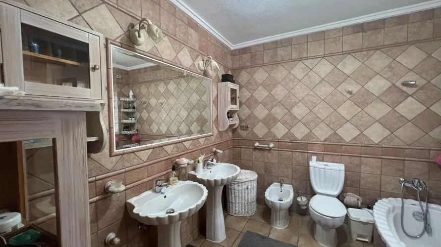 Вилла 236м² в Рохалес, Испания №32315 № 8