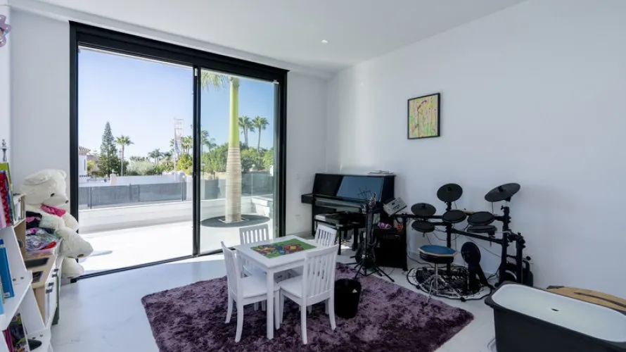 4 bedrooms villa for sale , Estepona, Spain No. 30576 № 13