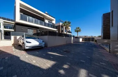 3 bedrooms house for sale , La Zenia, Spain No. 30704