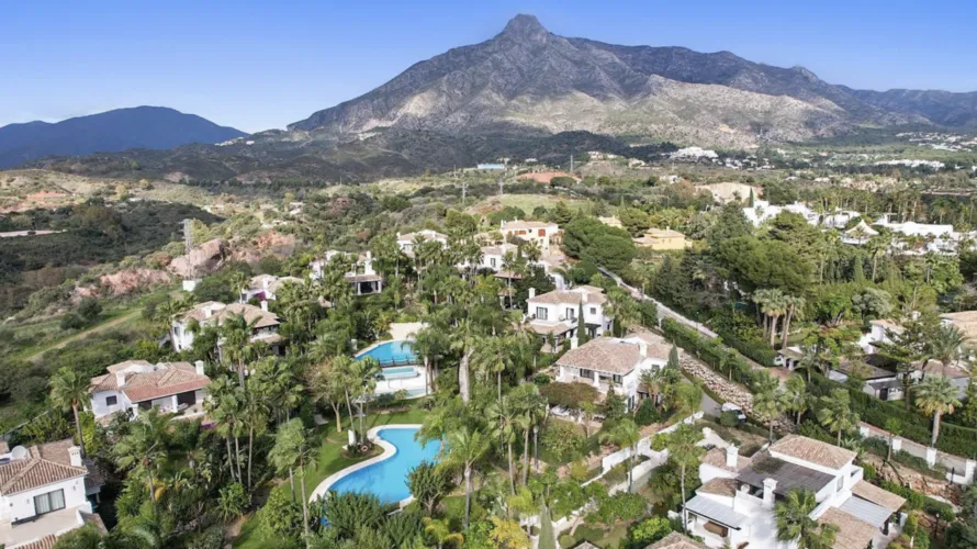 6 bedrooms villa for sale , Marbella, Spain No. 30740 № 2