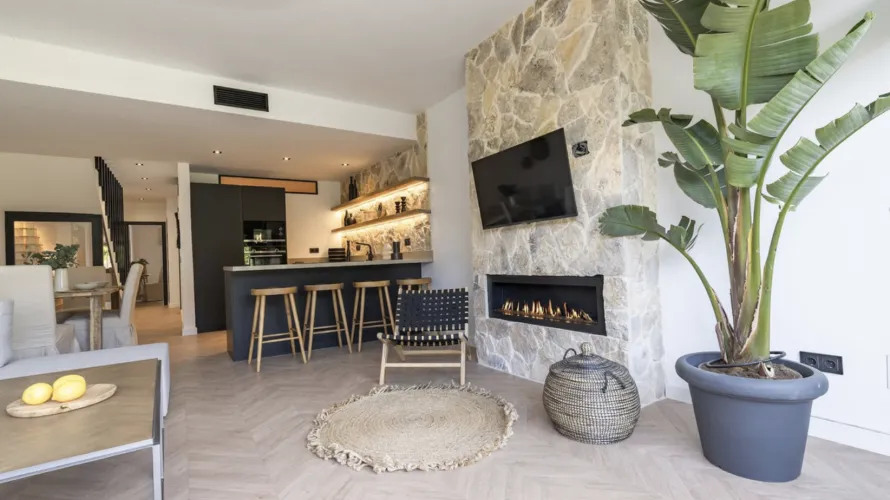 3 bedrooms townhouse for sale , Nueva Andalucia, Spain No. 30737 № 1