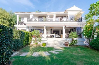 5 bedrooms villa for sale , Marbella, Spain No. 30580