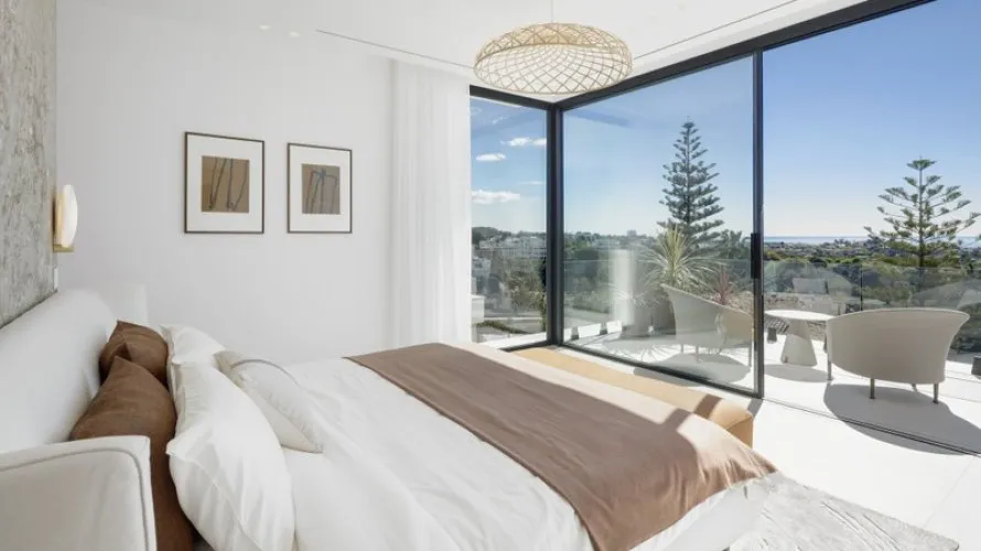 5 bedrooms house for sale , La Quinta, Spain No. 31059 № 9