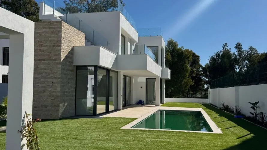 4 bedrooms villa for sale , Estepona, Spain No. 30988 № 4