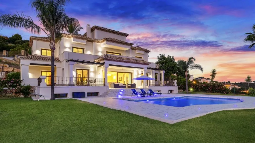 6 bedrooms villa for sale , Benahavis, Spain No. 30745 № 1