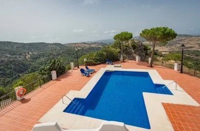 3 bedrooms townhouse for sale , Casares, Spain No. 30731