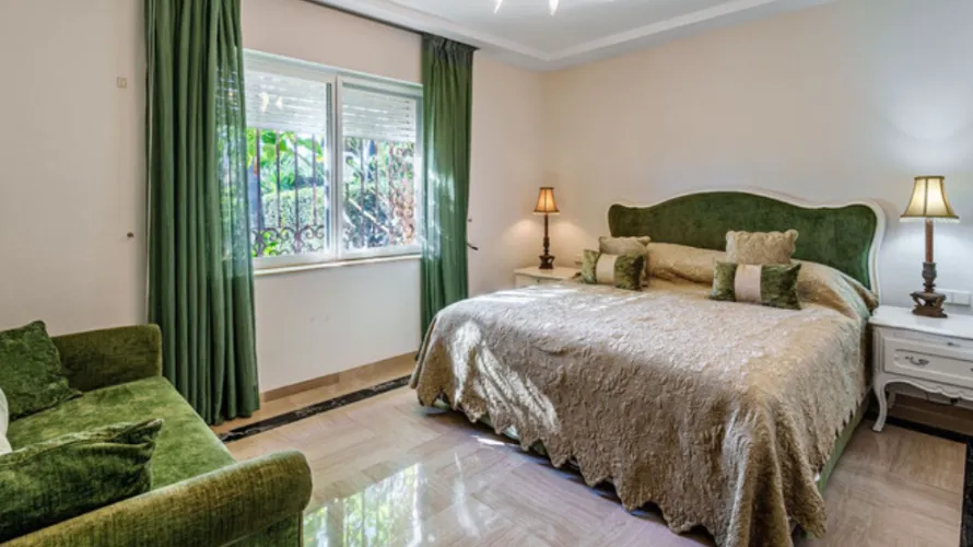 9 bedrooms house for sale , Estepona, Spain No. 30725 № 23