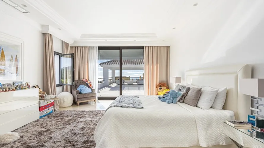 7 bedrooms villa for sale , Marbella, Spain No. 30606 № 2