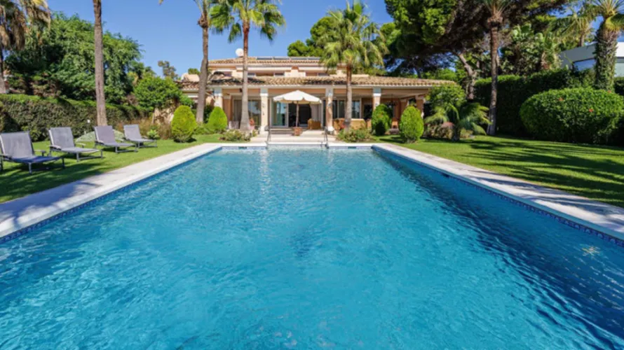 9 bedrooms house for sale , Estepona, Spain No. 30725 № 19