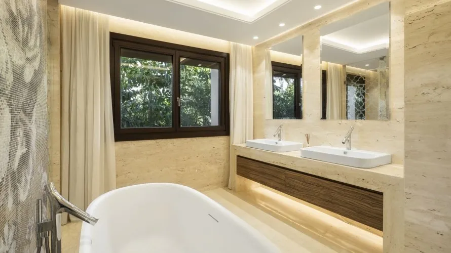 6 bedrooms villa for sale , Nueva Andalucia, Spain No. 30583 № 18