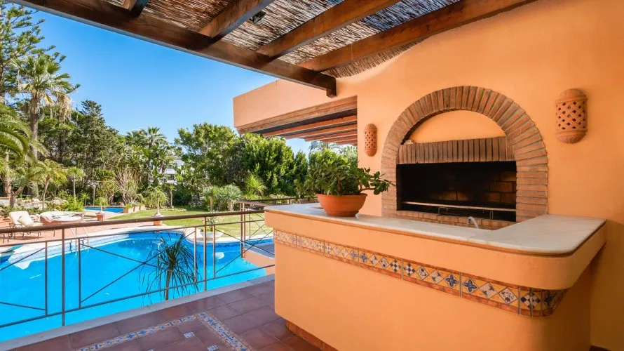 8 bedrooms villa for sale , Estepona, Spain No. 30585 № 24