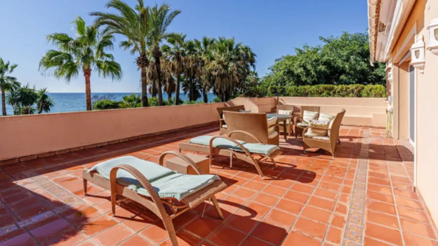 9 bedrooms house for sale , Estepona, Spain No. 30725 № 7