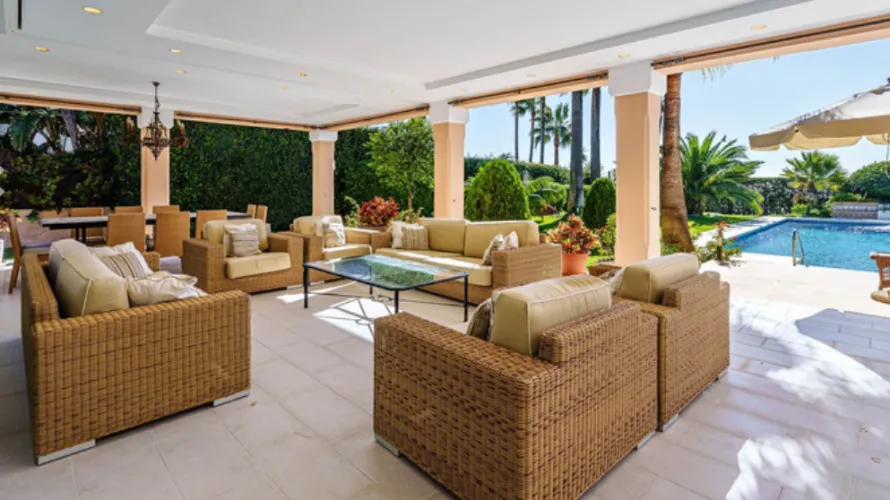 9 bedrooms house for sale , Estepona, Spain No. 30725 № 12