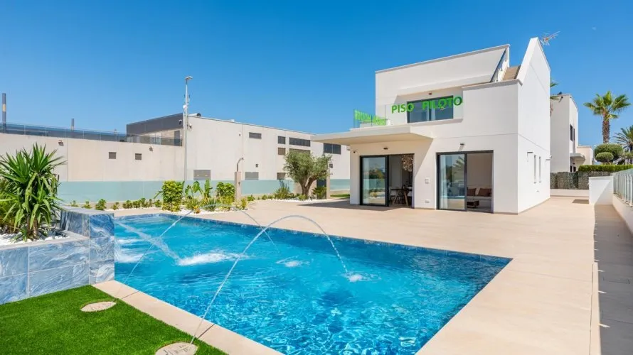 3 bedrooms villa for sale , Campoamor, Spain No. 30675