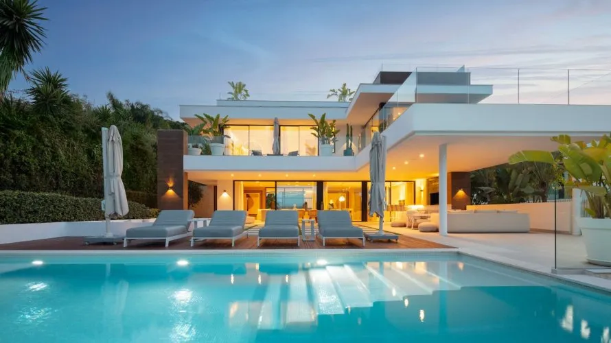 5 bedrooms house for sale , Nueva Andalucia, Spain No. 30763