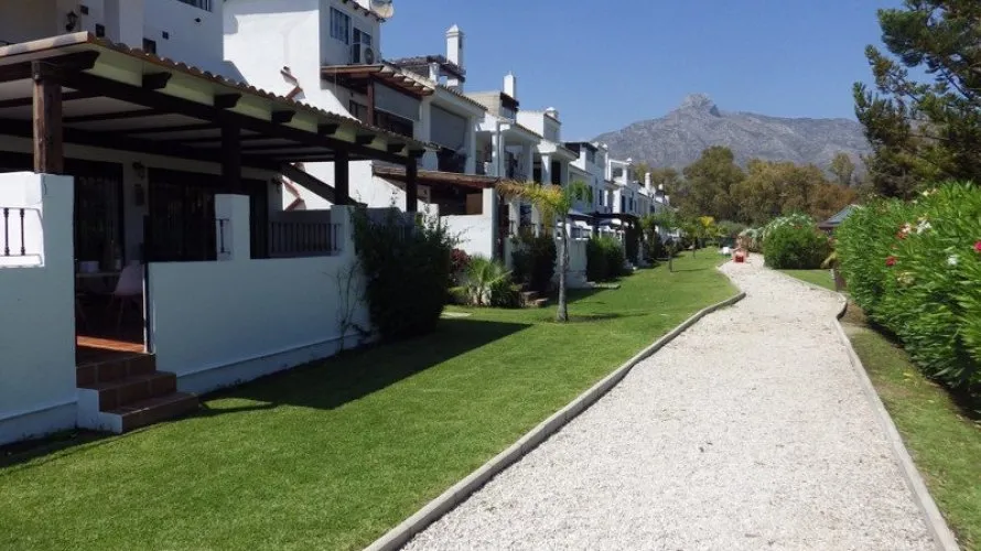 5 bedrooms townhouse for sale , Nueva Andalucia, Spain No. 30589 № 16