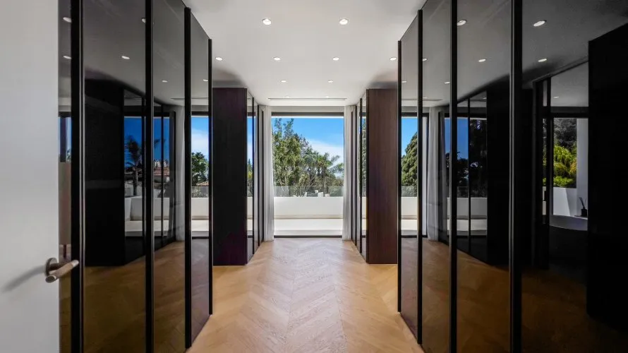 6 bedrooms villa for sale , Marbella, Spain No. 30770 № 16