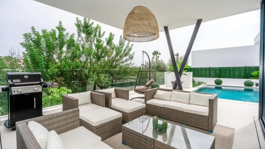 5 bedrooms house for sale , Cancelada, Spain No. 30732