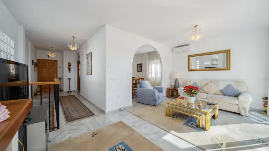 3 bedrooms house for sale , Mijas Costa, Spain No. 31041 № 4